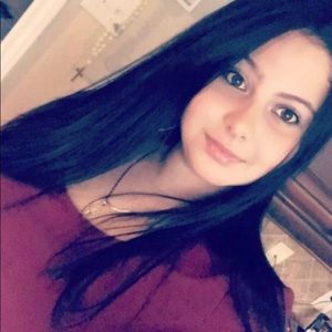 Meet your Posher, Lina